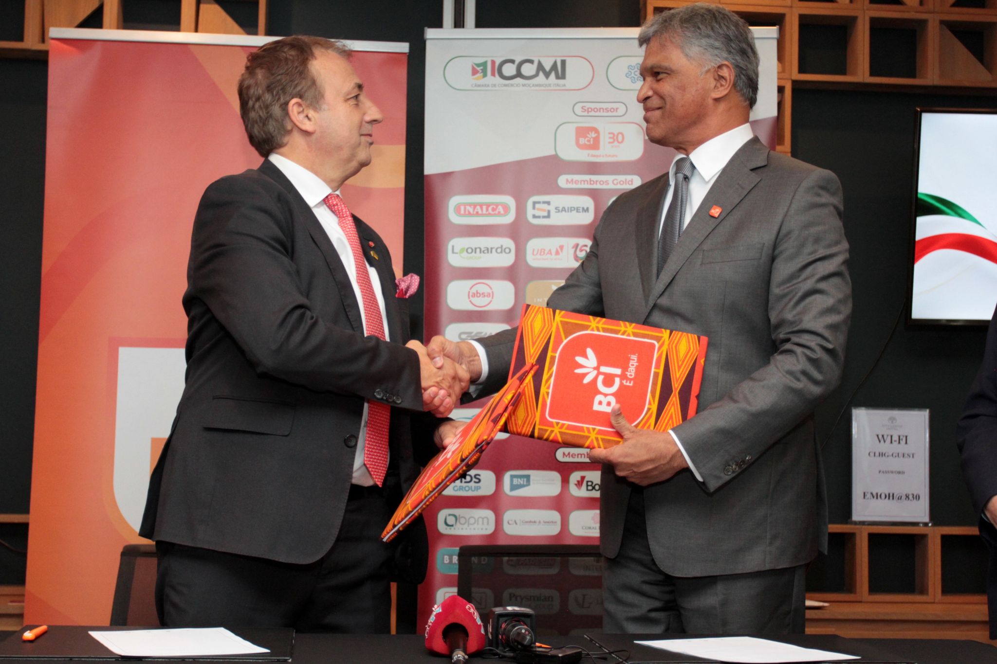 CCMI e BCI Assinam Memorando para Apoio Empresarial
